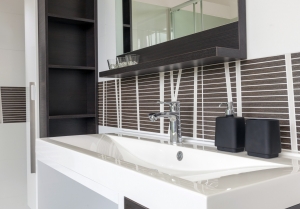 Klasick&eacute; k&uacute;pelne &ndash; jednoduch&eacute; tvary a neutr&aacute;lne farby